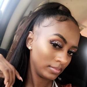 Meet your Posher, Desiree